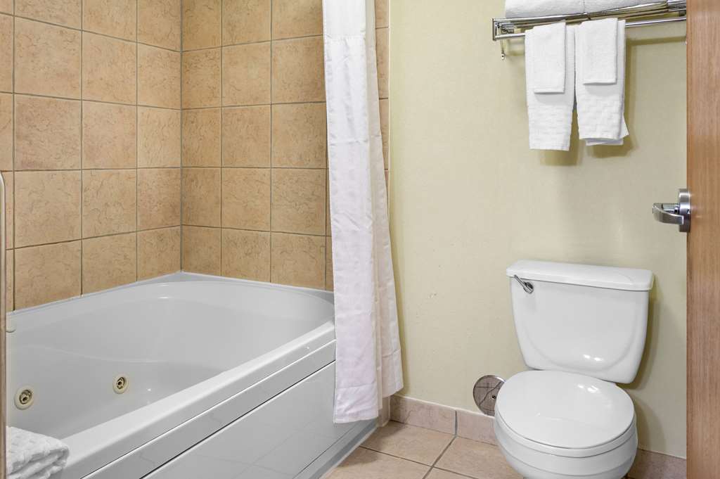 White Pine Inn & Suites - photo 19