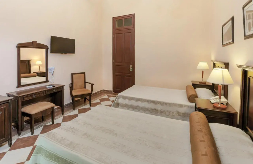 Hotel e Gran Hotel — Camaguey — photo 4