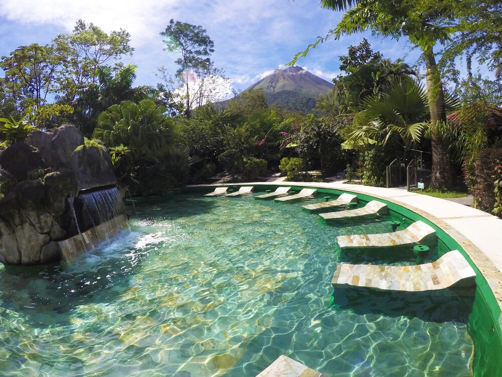 Paradise Hot Springs Thermal Water & Volcano Views in La Fortuna, Costa Rica