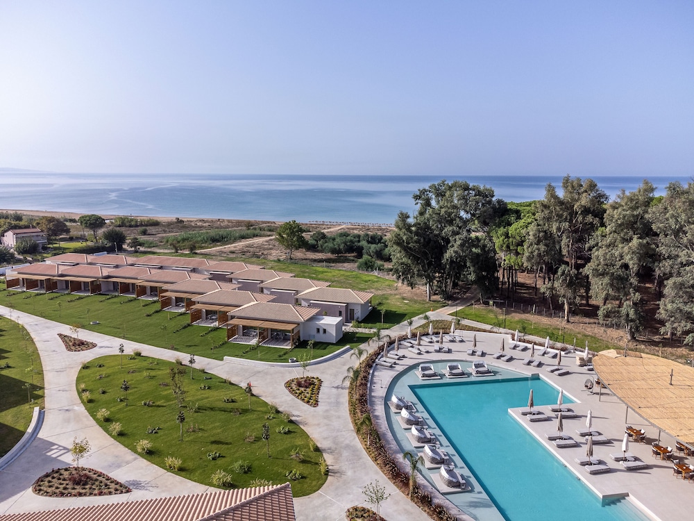 Grand Elis Hotel — hotel in Amaliada