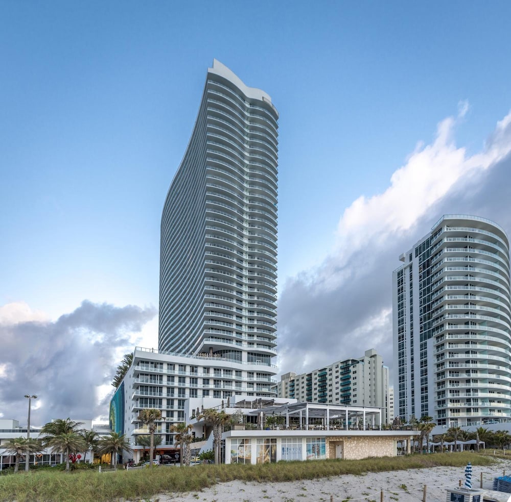 Lyfe Resort & Residences - photo 49