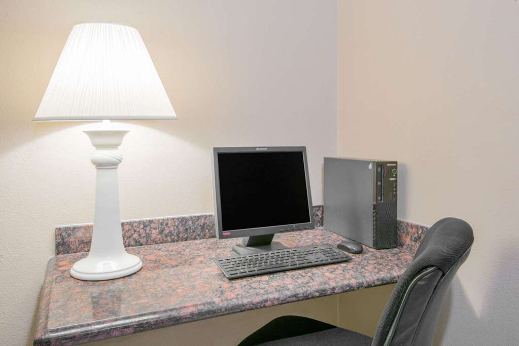 Super 8 by Wyndham Story City - photo 15