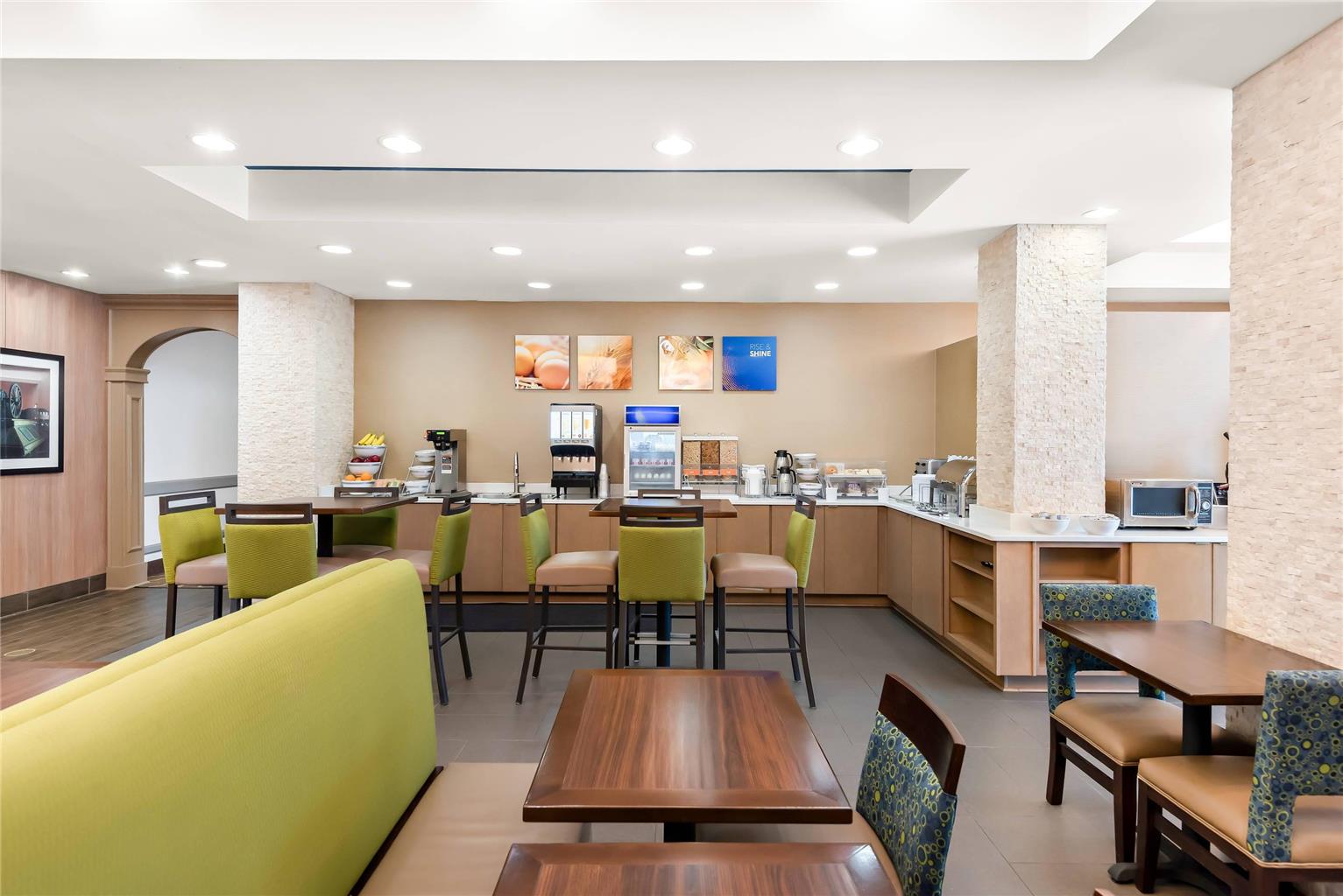 Comfort Suites New Orleans East - photo 39