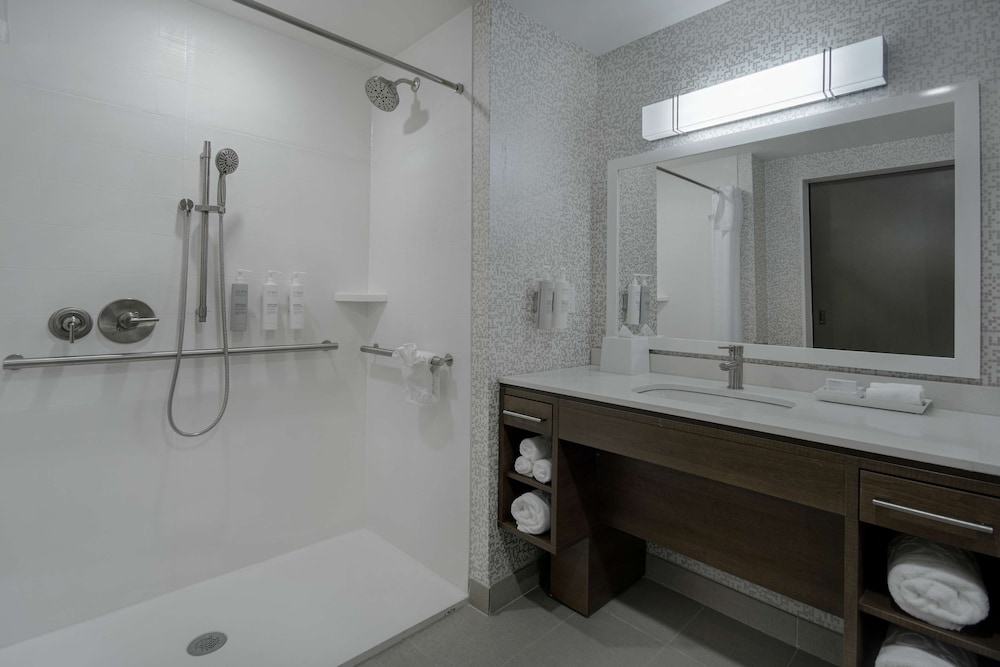 Home2 Suites by Hilton Grand Rapids Airport - photo 27
