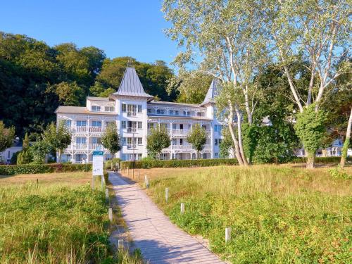 Seeschloss Binz WG34 mit Panorama Meerblick — 4-Star Luxury Hotel in Ostseebad Binz, Germany