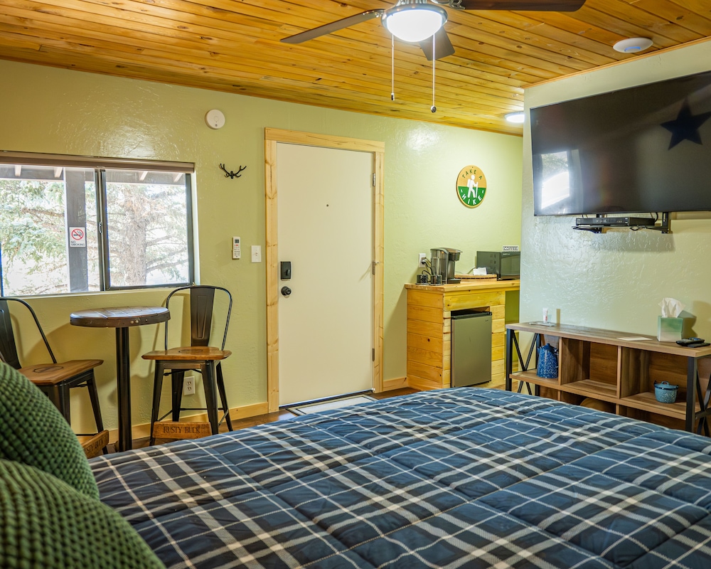 Rusty Buck Inn - photo 42