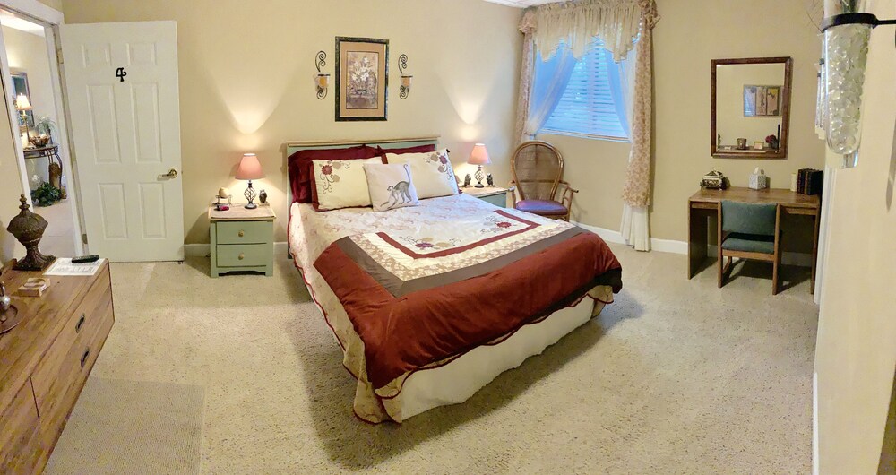 Monroe Street Suites — Pittsfield