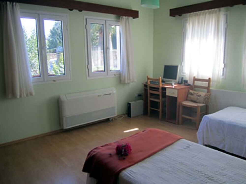Villa Hillcrest by Amy Villas — 4-Star Luxury Hotel in Kyrenia, Cyprus