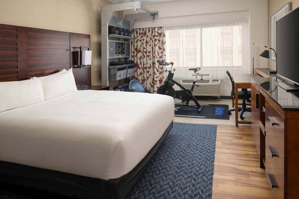 DoubleTree by Hilton San Francisco Airport - photo 12