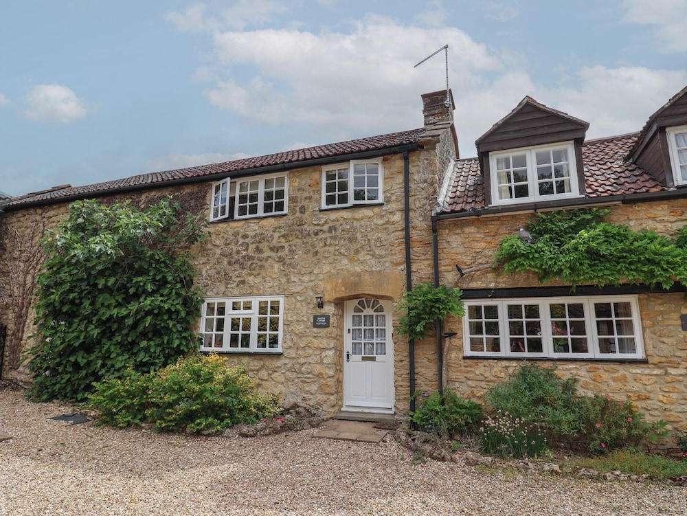 Jasmine Cottage — 4-Star Luxury Hotel in Beaminster, United Kingdom