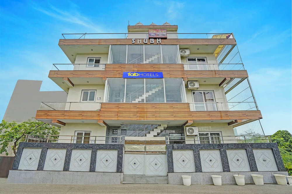 Fabhotel Shubh Palace in Vrindavan, India