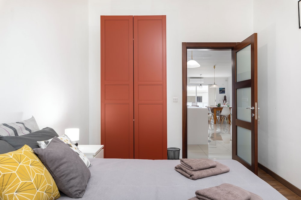Chic Modern & Spacious 2BR Apartment close to the sea Marsaskala — 4-Star Luxury Hotel in Marsaskala, Malta