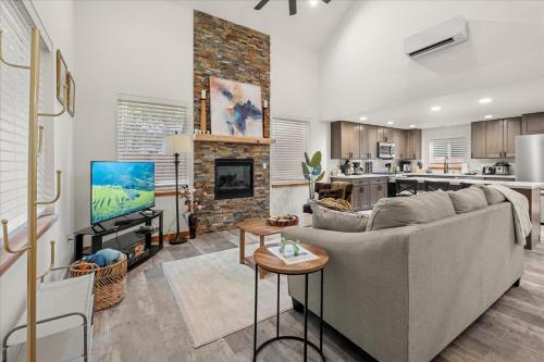 Perch Mowich Cozy — 4-Star Luxury Hotel in Ashford, United States