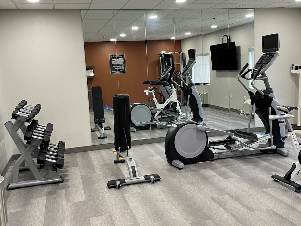 Candlewood Suites Tuscaloosa by IHG - photo 54