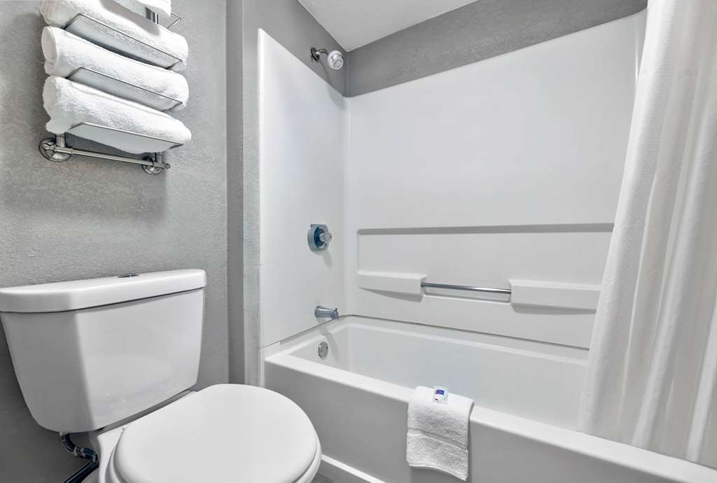Motel 6 Oak Creek WI - photo 17
