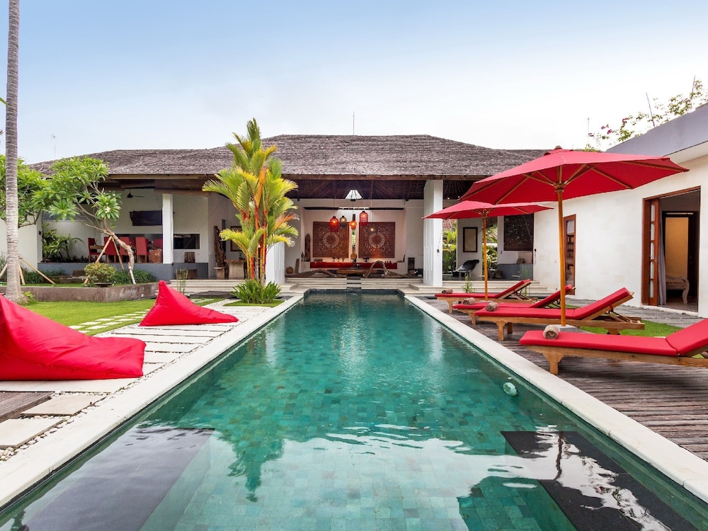 Villa Arte by Villa Finder — 4-Star Luxury Hotel in Seminyak, Indonesia