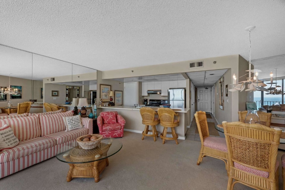 Edgewater Beach Resort Tower 3 2 Bedroom Apartment — hotel in Panama City Beach