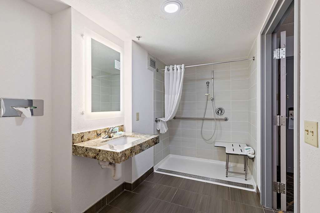 AmericInn by Wyndham Rochester Near Mayo Clinic - photo 27