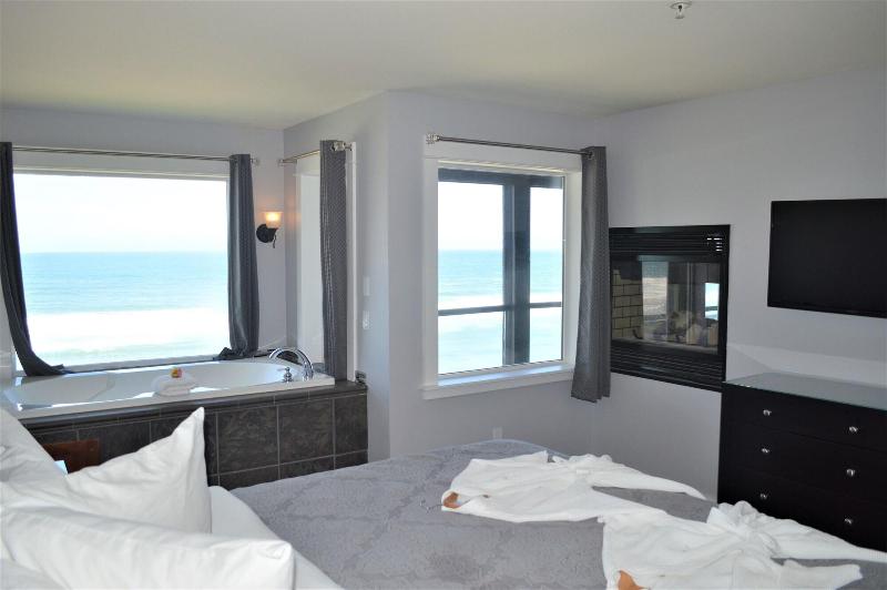 Starfish Manor Oceanfront Hotel - photo 44