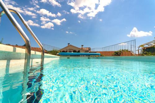 Beautifully renovated old stone house with large private outdoor pool — 4-Star Luxury Hotel in Matulji, Croatia