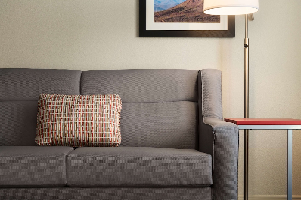 Hampton Inn & Suites Phoenix Glendale Westgate - photo 17