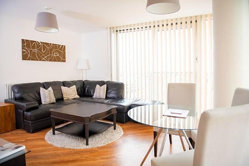 Prime Location Lets Milton Keynes Serviced Apartme in Milton Keynes, United Kingdom