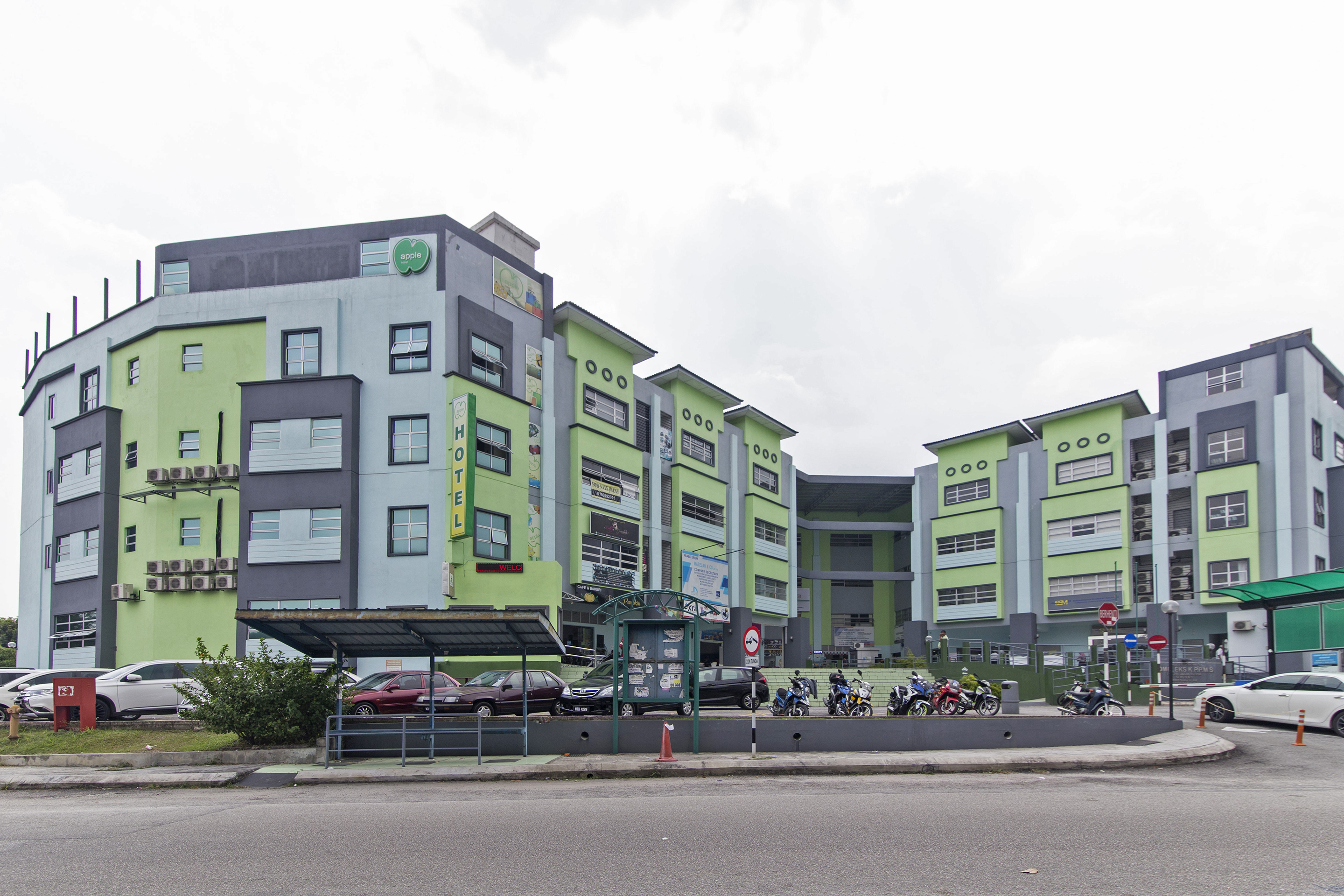 Swing & Pillows @ Apple Hotel Shah Alam in Shah Alam, Malaysia