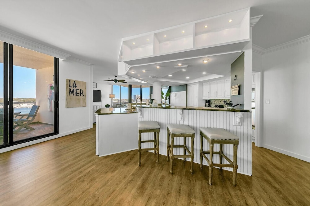 East Pass Towers 603 - photo 26