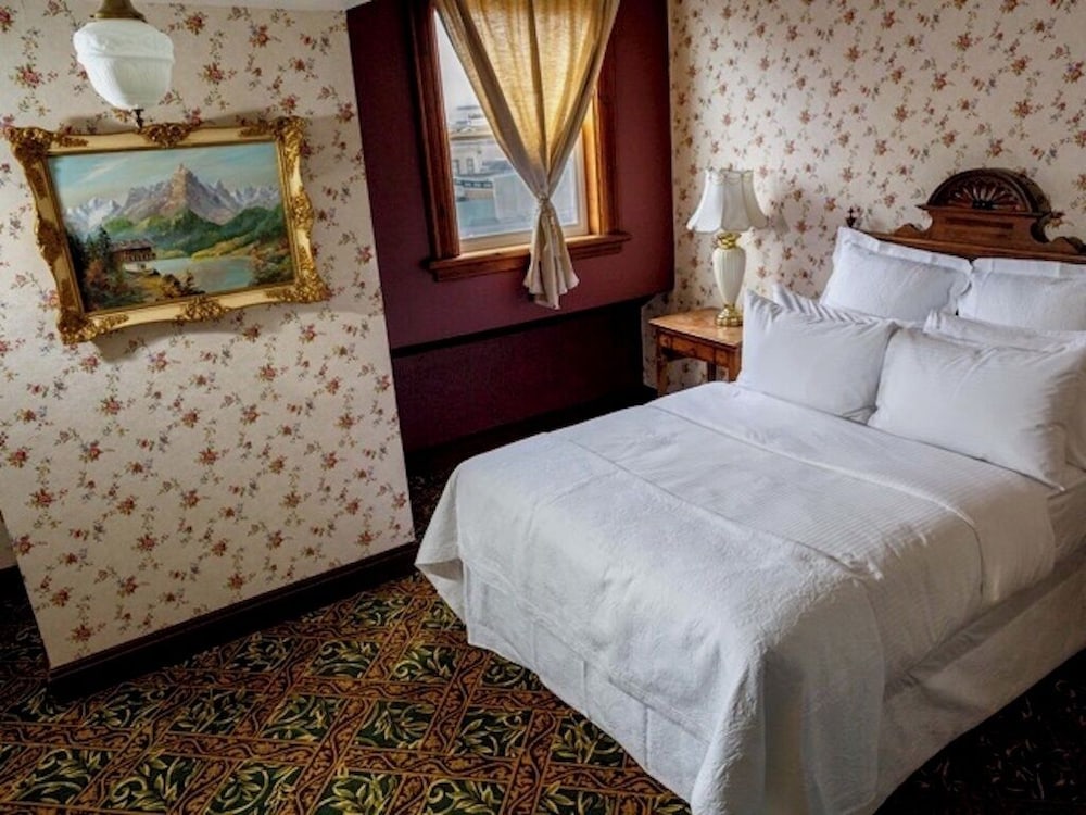 The Inn at 2nd & C - photo 17