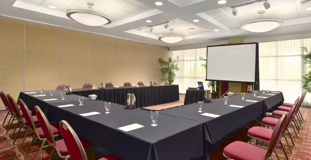 Embassy Suites by Hilton Fort Myers Estero - photo 61
