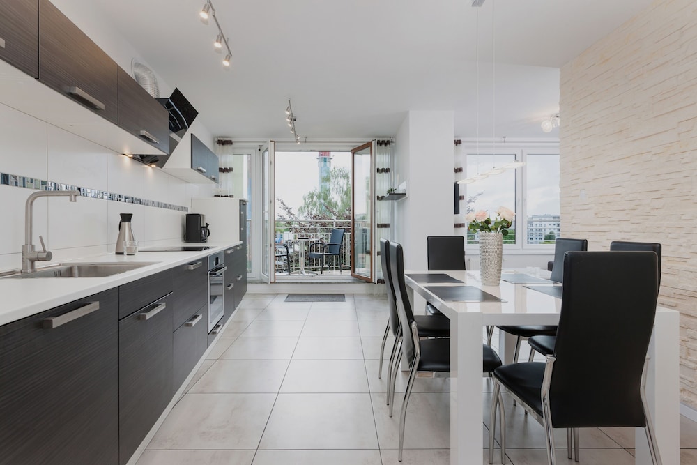 Riverside Apartment with Balcony by Noclegi Renters — 4-Star Luxury Hotel in Swinoujscie, Poland