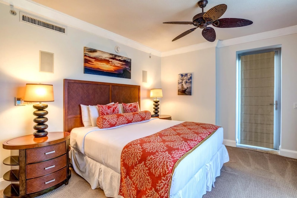 Honua Kai Hokulani Collection by KBM 4 Units on same floor — 4-Star Luxury Hotel in Ka'anapali, United States