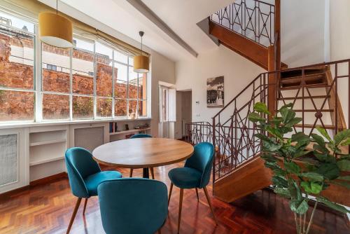 2 Br Flat with Vatican Terrace — 4-Star Luxury Hotel in Rome, Italy