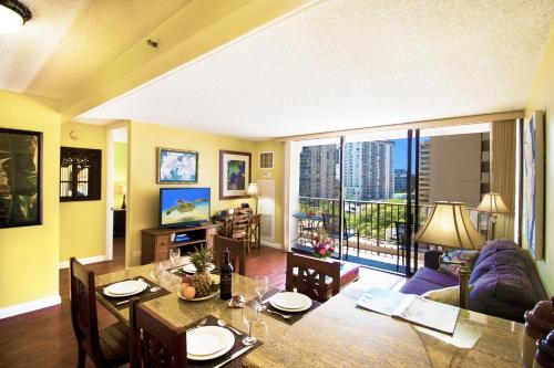 Waikiki Sunset Mountain View Near Beach with Parking — 4-Star Luxury Hotel in Honolulu, United States