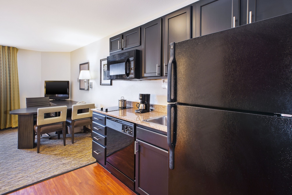 Candlewood Suites Indianapolis Airport by IHG - photo 20