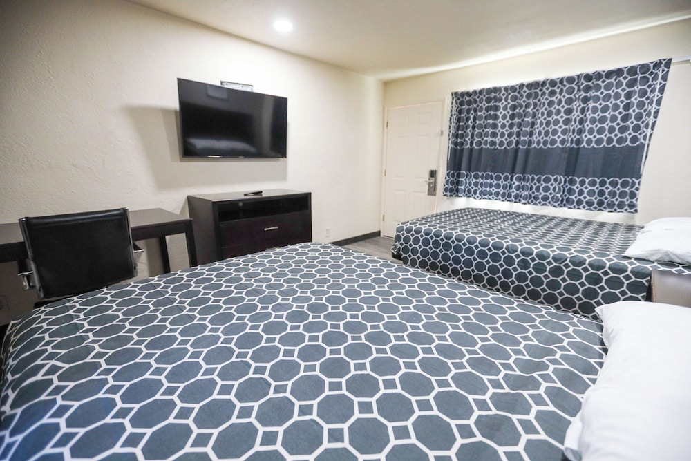 Sky Riders Motel - photo 13