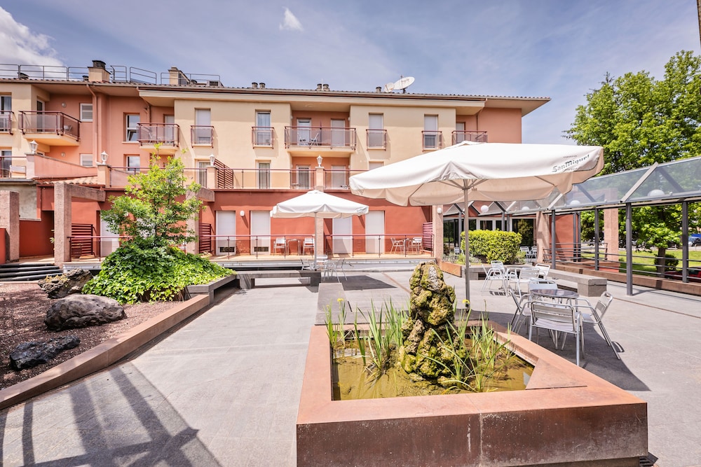 Hotel La Perla D'Olot - carbon neutral hotel in Olot