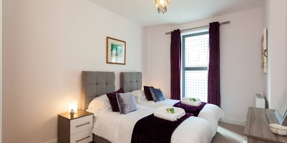 Queens Lodge — 4-Star Luxury Hotel in Redhill, United Kingdom
