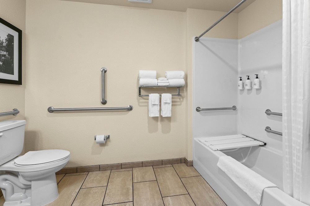 Cobblestone Hotel & Suites Lynden - photo 60