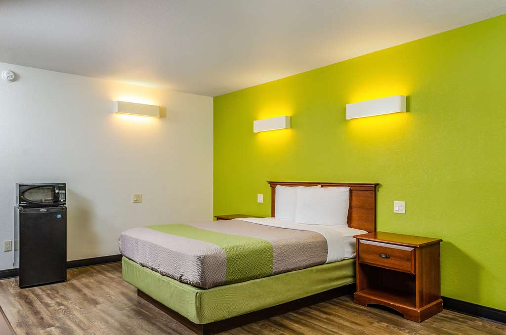 Motel 6 Oakdale CA - photo 13