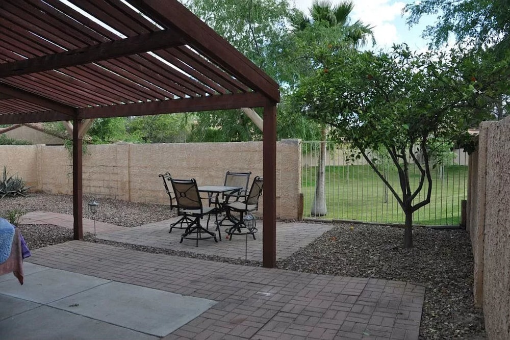 Charming 2BR 2BA by BlueBarrelHomes - photo 19