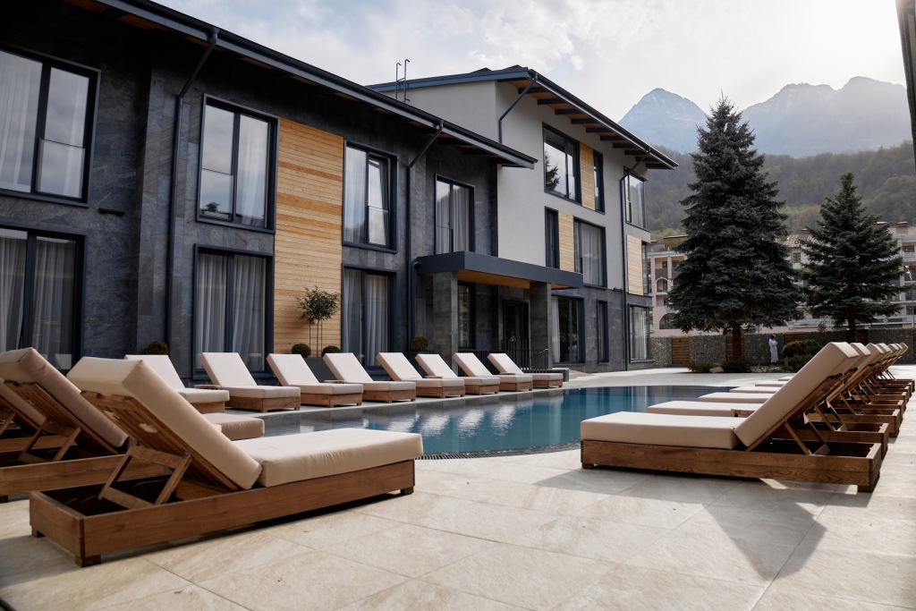 V 4 h zvezdochnom otele Blanc Hill Apartment — 4-Star Luxury Hotel in Krasnaya Polyana, Russia