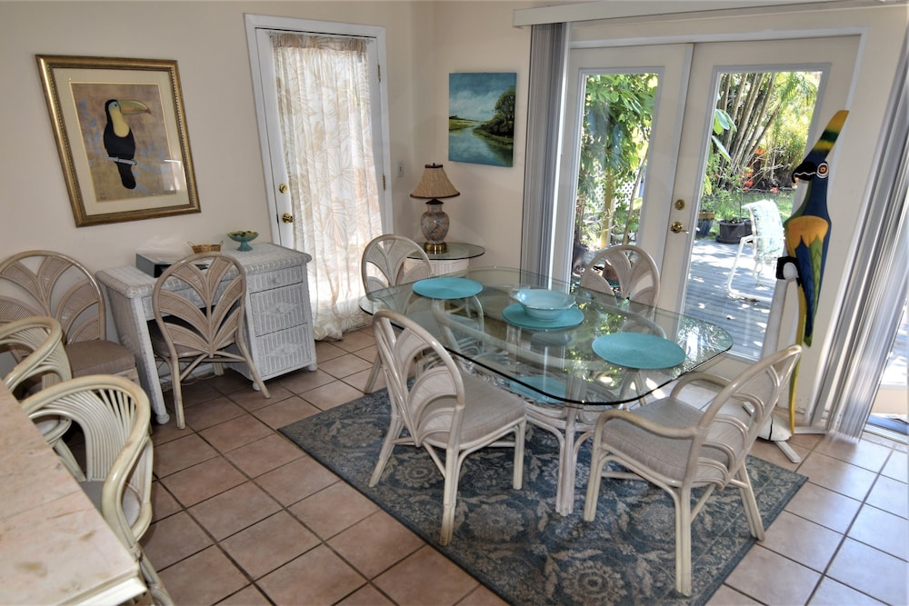 Oasis at John's Pass Madeira Beach - photo 14