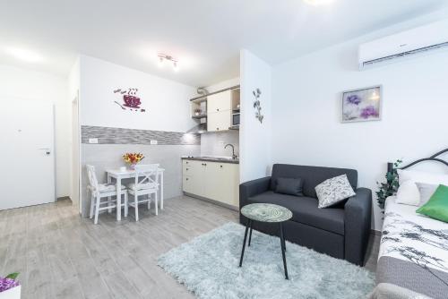 New Studio Apartment Teba