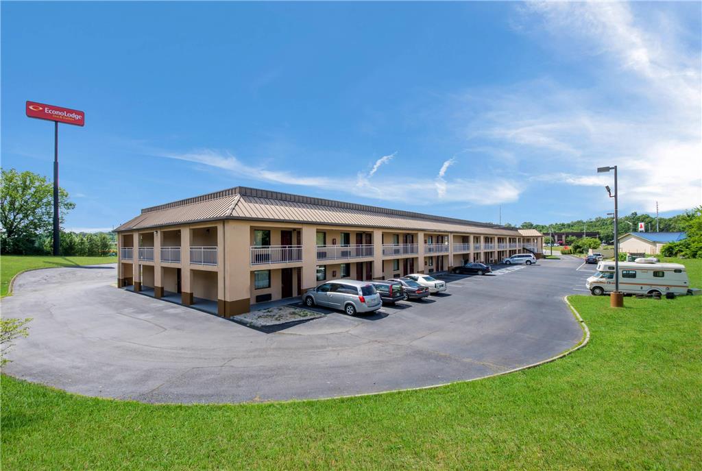 Econo Lodge Inn & Suites Knoxville East - photo 3