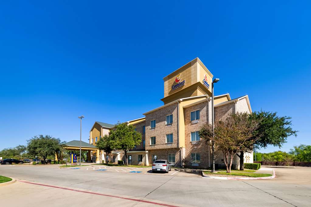 Comfort Inn & Suites Near Lake Lewisville - featured photo
