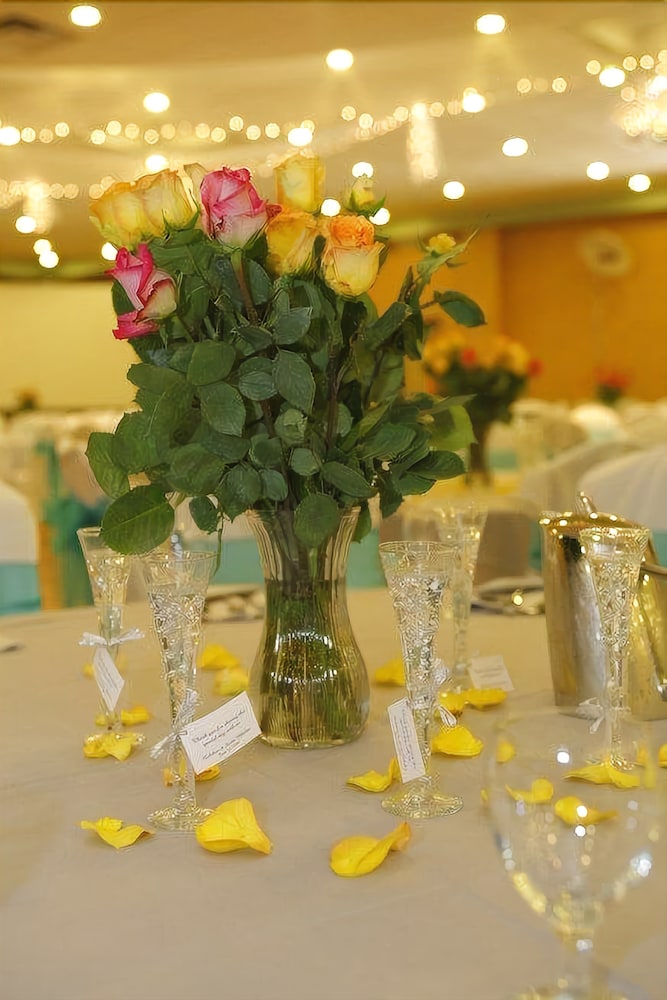 E Hotel Banquet & Conference Center - photo 56
