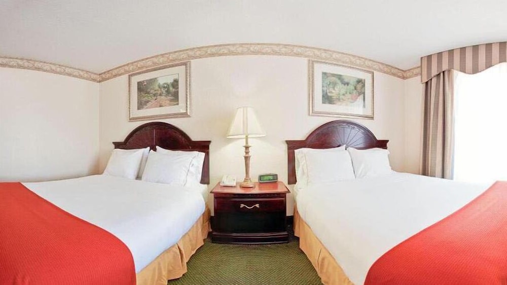 Holiday Inn Express Hotel & Suites Gainesville by IHG - photo 25