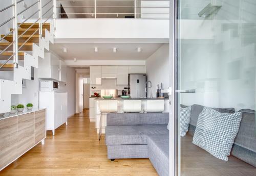 Just Urban Stays Stylish Duplex with Terrace 10 min Porta Romana — 4-Star Luxury Hotel in Milan, Italy