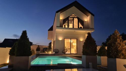 Villa Blanca — 4-Star Luxury Hotel in None, Poland